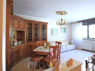 Appartamento in Vendita a Genova, 67'000€, 79 m²