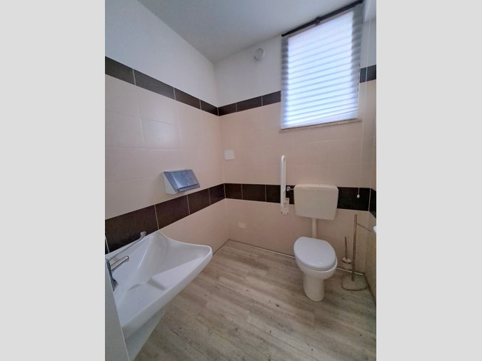 Ufficio in Affitto a Rovigo, 700€, 75 m²