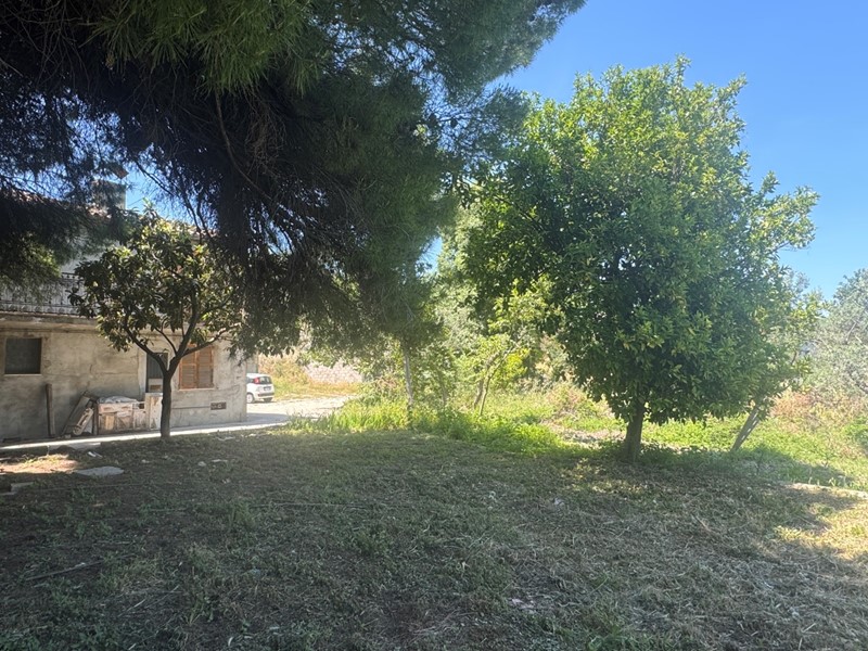 Casa Semi Indipendente in Vendita a Roccascalegna, 34'000€, 1200 m²