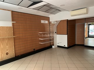 Capannone in Affitto a Novara, zona Centro storico, 550€, 40 m²