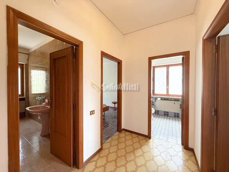 Appartamento in Affitto a Potenza, 900€, 187 m²