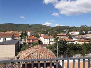 Trilocale in Vendita a Passignano sul Trasimeno, 198'000€, 90 m², con Box