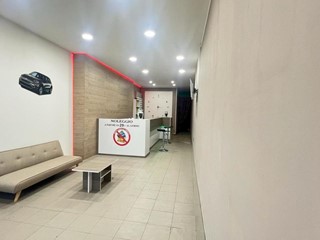 Immobile commerciale in Vendita a Tremestieri Etneo, 105'000€, 90 m²