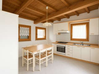 Casa Semi Indipendente in Vendita a Crespadoro, 53'000€, 70 m²