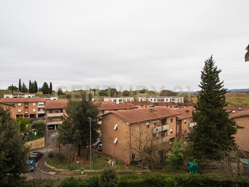 Appartamento in Vendita a Siena, zona Sant'Andrea a Montecchio, 245'000&euro;, 90 m², con Box
