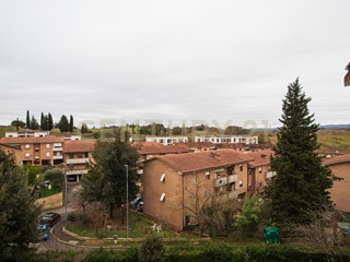 Appartamento in Vendita a Siena, zona Sant'Andrea a Montecchio, 245'000&euro;, 90 m², con Box