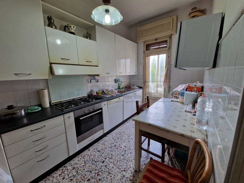 Casa Indipendente in Vendita a Cremona, 110'000€, 125 m², con Box