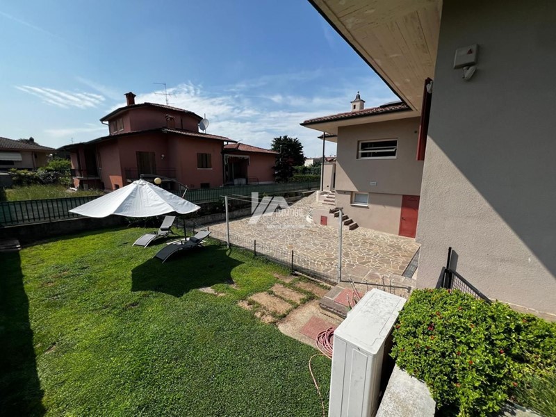 Casa Indipendente in Vendita a Torbole Casaglia, 580'000€, 367 m², con Box