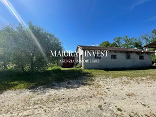 Casa Indipendente in Vendita a Montalto delle Marche, 150'000€, 440 m²