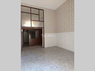 Attività commerciale in Affitto a Latina, 600€, 45 m²