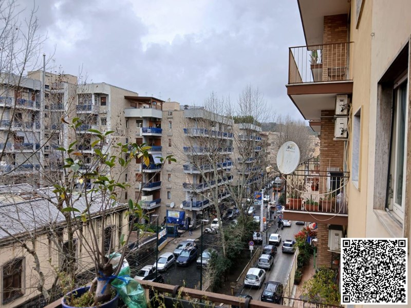 Trilocale in Vendita a Napoli, 420'000€, 170 m²