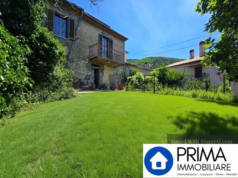 Casa Semi Indipendente in Vendita a Stroncone, 49'000€, 170 m²