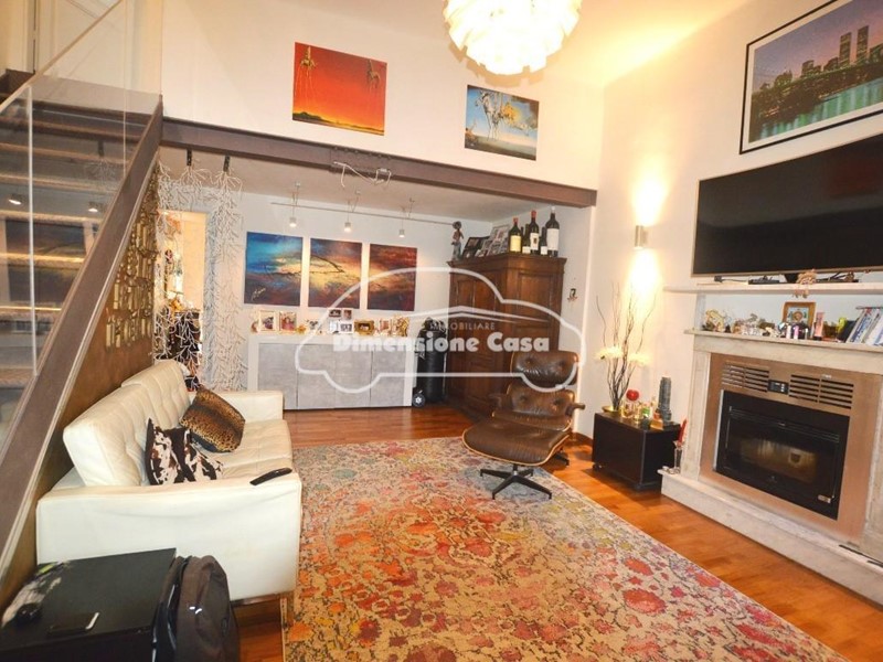 Appartamento in Vendita a Lucca, 390'000€, 120 m²