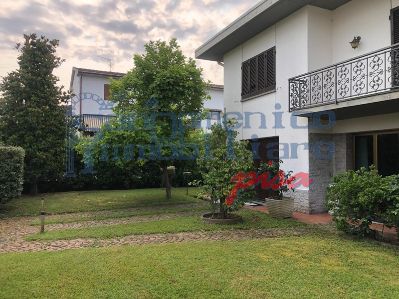 Villa in Vendita a San Giuliano Terme, zona Arena Metato, 780'000€, 350 m², arredato, con Box