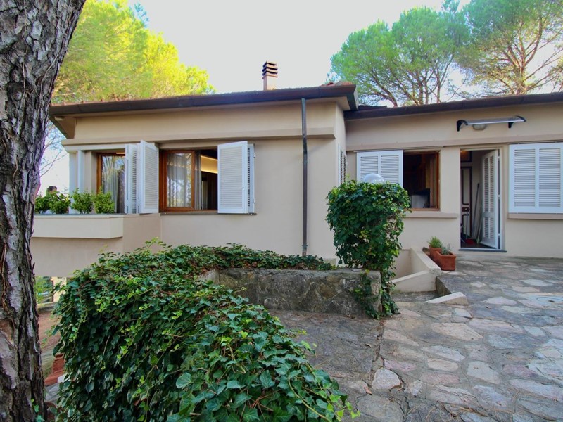 Villa in Vendita a Casciana Terme Lari, zona Lari, 480'000€, 200 m², arredato