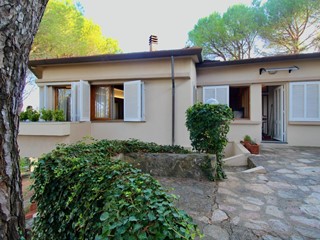 Villa in Vendita a Casciana Terme Lari, zona Lari, 480'000€, 200 m², arredato