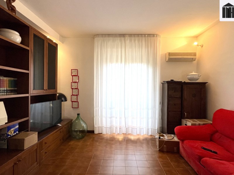 Appartamento in Vendita a Santa Croce sull'Arno, 125'000€, 108 m², con Box