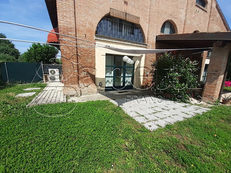 Bilocale in Vendita a Ferrara, 99'000&euro;, 40 m²
