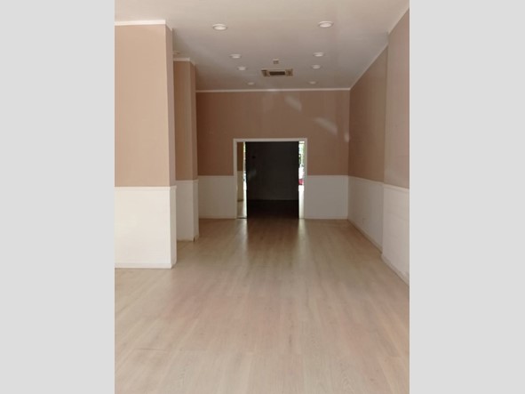 Negozio in Affitto a Palermo, 2'200€, 128 m²