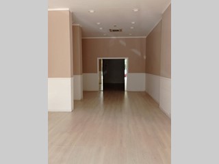 Negozio in Affitto a Palermo, 2'200€, 128 m²