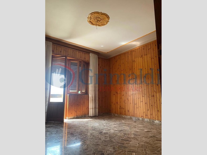 Casa Indipendente in Vendita a Gualdo Tadino, 190'000€, 260 m²