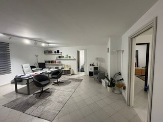 Ufficio in Vendita a Marsala, 250'000&euro;, 250 m²