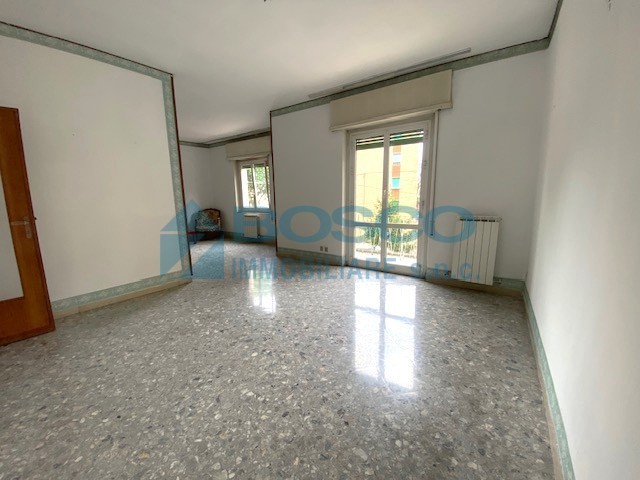 Appartamento in Vendita a La Spezia, 270'000€, 194 m²