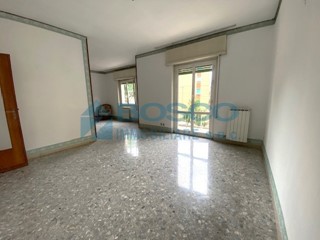 Appartamento in Vendita a La Spezia, 270'000€, 194 m²
