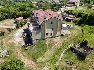 Casa Semi Indipendente in Vendita a Giffoni Valle Piana, 180'000&euro;, 200 m²