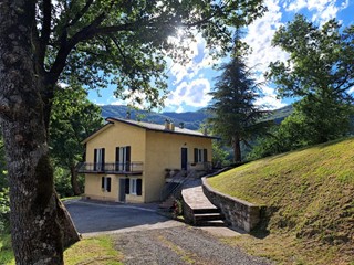 Casa Indipendente in Vendita a Pennabilli, zona Ponte Messa, 330'000€, 206 m², con Box