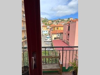 Appartamento in Vendita a Imperia, zona Oneglia, 149'000€, 100 m²