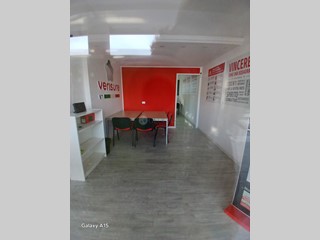 Capannone in Vendita a La Spezia, zona Semicentro, 68'000€, 35 m²