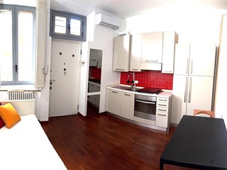 Monolocale in Affitto a Milano, zona Bocconi Navigli Naba Iulm, 750€, 30 m², arredato
