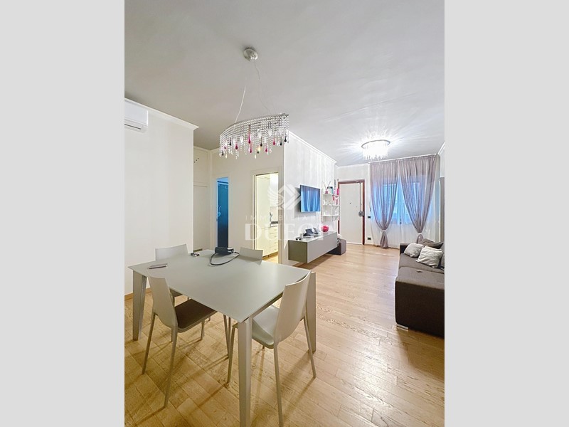 Quadrilocale in Vendita a Viareggio, 290'000€, 75 m², arredato