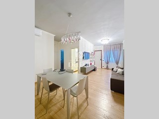 Quadrilocale in Vendita a Viareggio, 290'000€, 75 m², arredato