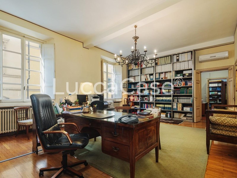 Appartamento in Vendita a Lucca, 570'000€, 162 m²