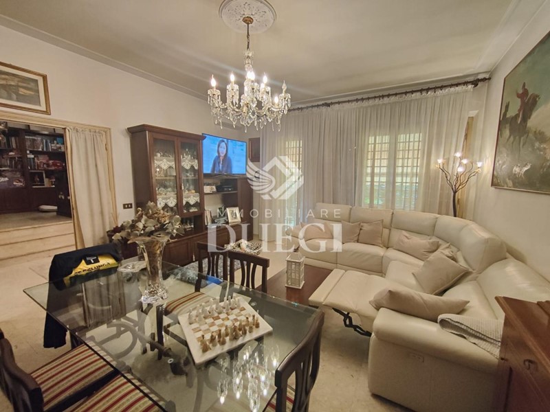 Casa Indipendente in Vendita a Viareggio, zona Torre Del Lago Puccini, 379'000€, 210 m²