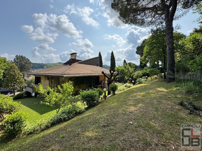 Villa in Vendita a Montelupo Fiorentino, 599'000€, 400 m², con Box