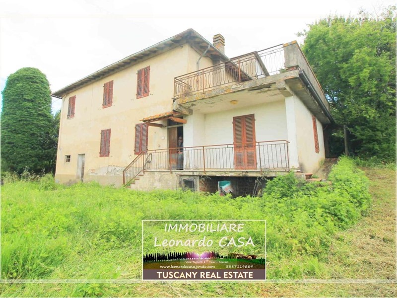 Casale in Vendita a Vinci, 210'000€, 210 m²
