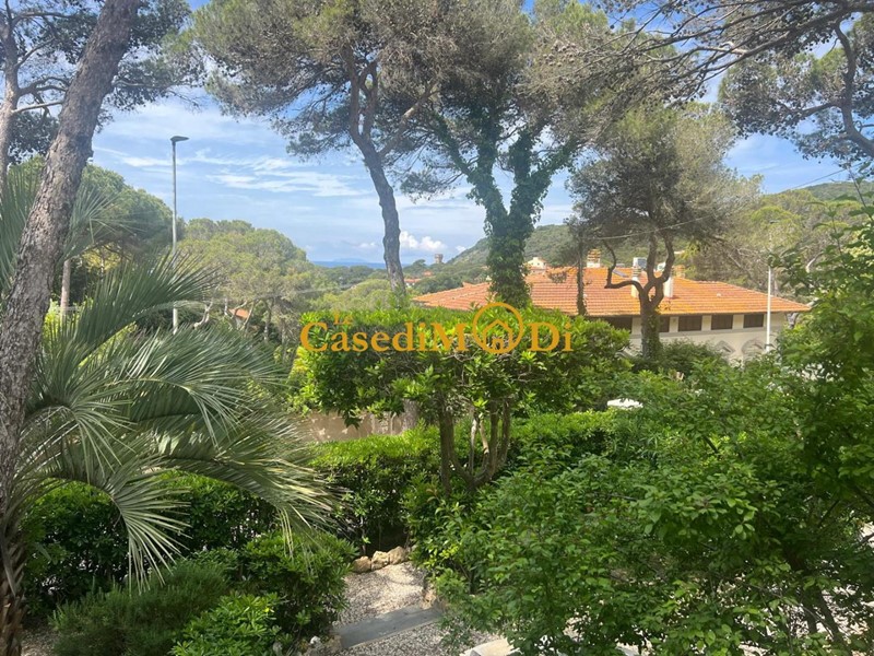 Villa in Vendita a Livorno, zona Quercianella, 550'000&euro;, 100 m², arredato, con Box
