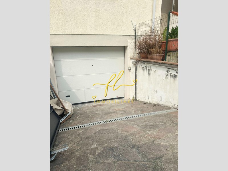 Box in Vendita a Cecina, 18'000€, 36 m², con Box