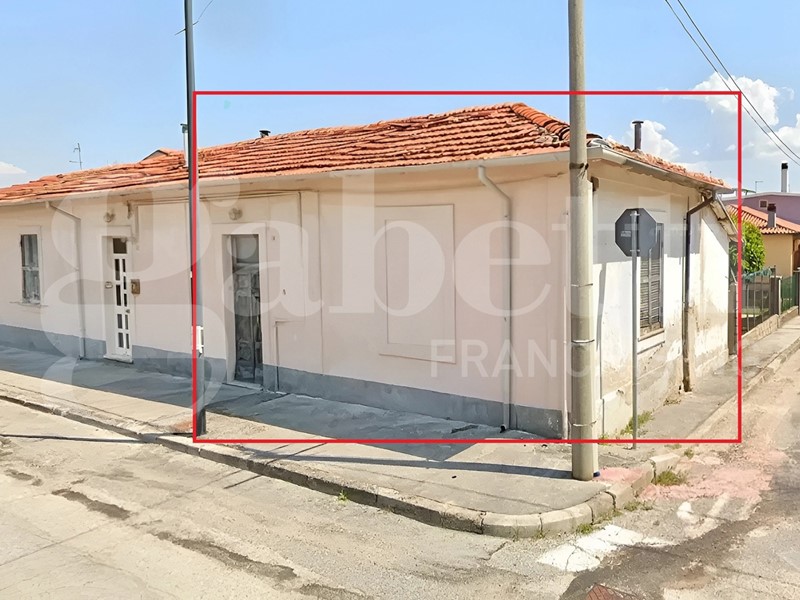 Casa Indipendente in Vendita a Avezzano, 45'000€, 65 m²