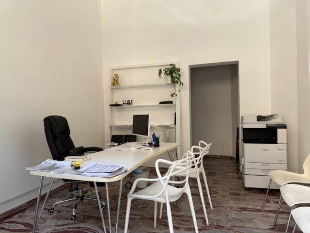 Negozio in Affitto a Vignola, 25'000&euro;, 20 m²