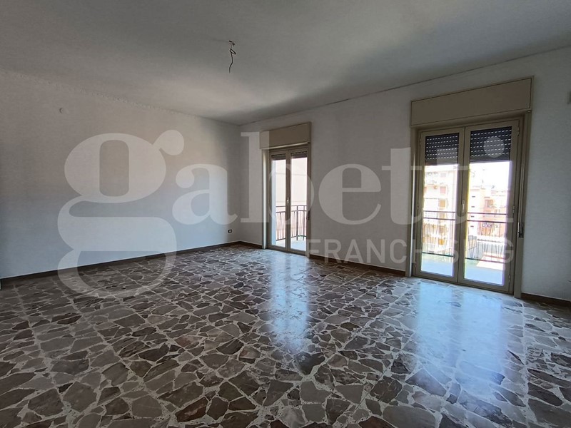 Appartamento in Vendita a Siracusa, 139'000&euro;, 157 m²