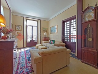 Villa in Vendita a Nebbiuno, 650'000€, 450 m², arredato