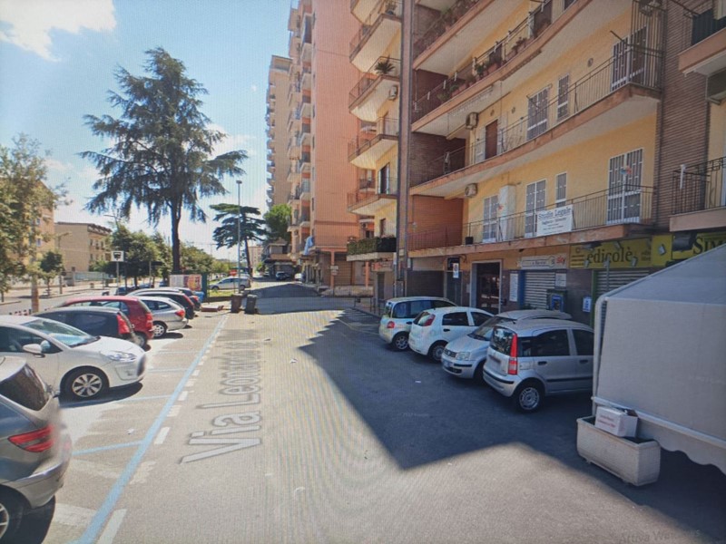Negozio in Affitto a Aversa, 700&euro;, 40 m²