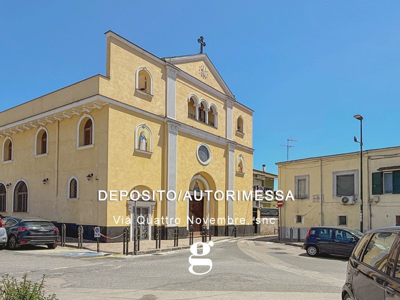Box in Vendita a Napoli, 59'000€, 112 m²
