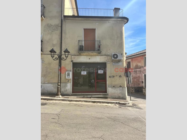 Negozio in Vendita a Cassino, 30'000€, 21 m²