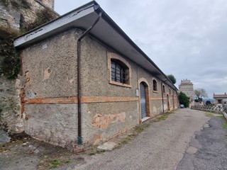 Casa Indipendente in Vendita a Lugnano in Teverina, 125'000€, 400 m²