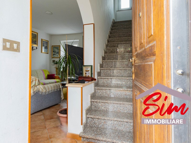 Casa Semi Indipendente in Vendita a Borgolavezzaro, 132'000€, 150 m², con Box